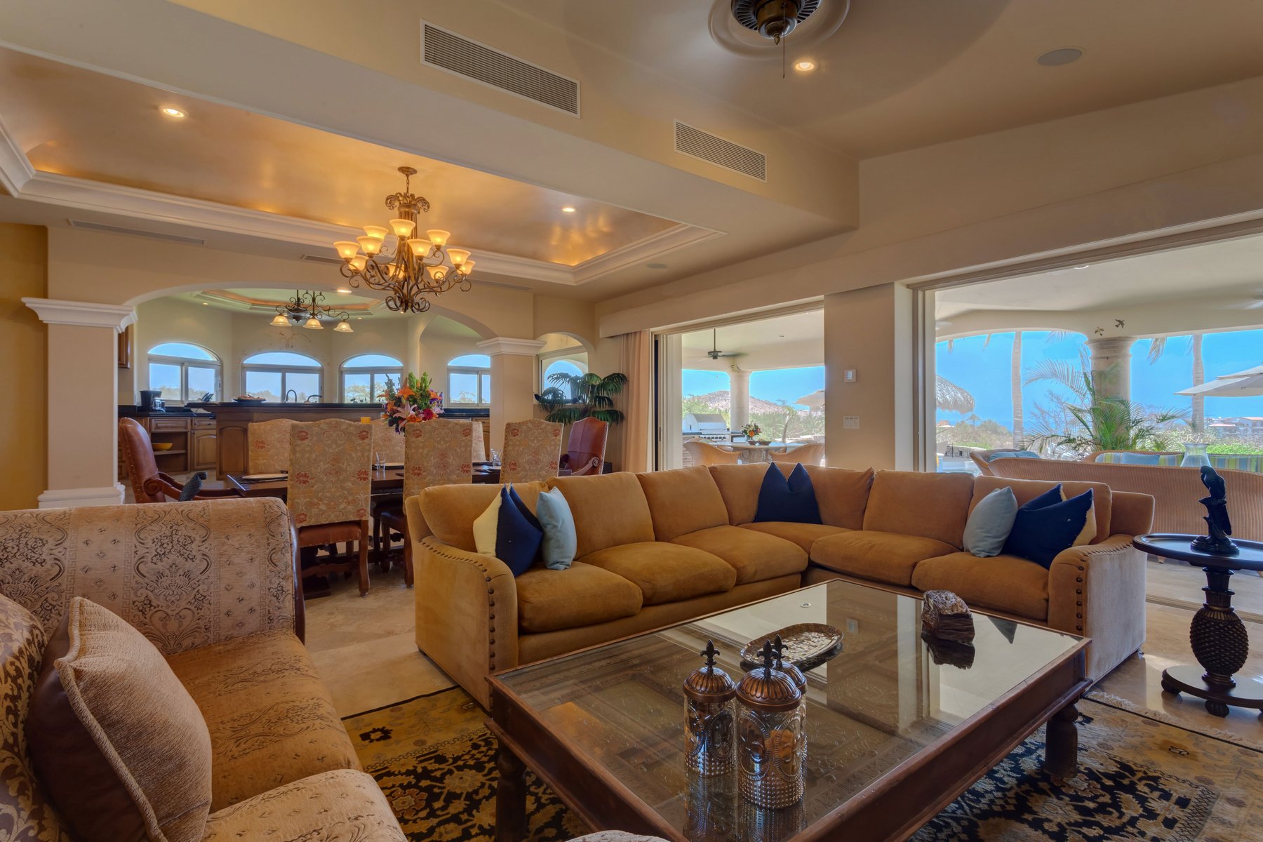 Villa Esquina | Photo 2